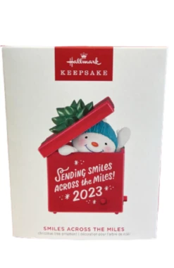 Hallmark 2023 Keepsake Smiles Across The Miles Christmas Ornament New With Box -Hallmark || Disney Shop 196ed4cf 20ac 5b62 8934 19d7ea81aa2b
